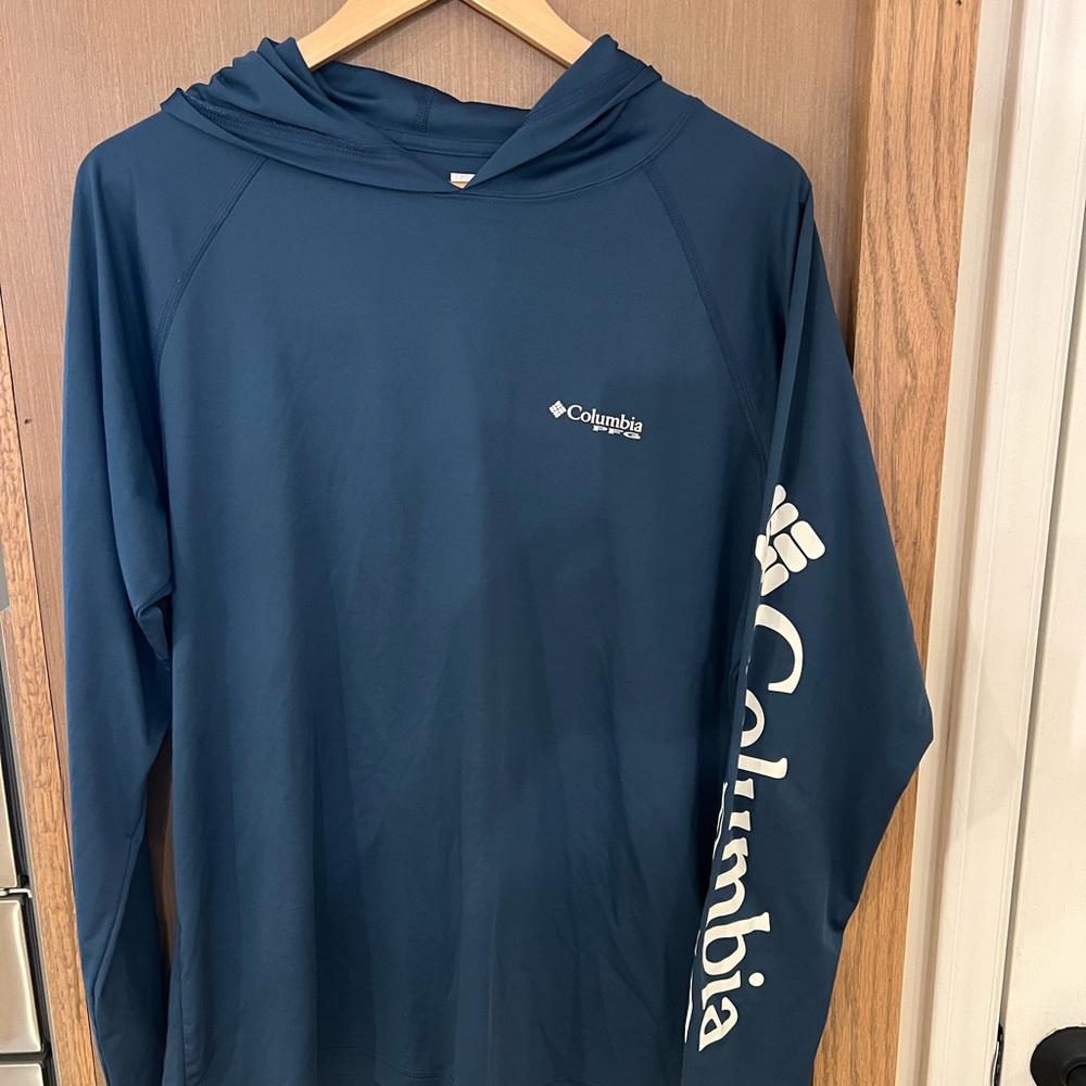 Columbia Dark Blue Hooded Performance Top